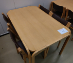 Pöytä ja 4 kpl tuoli (71)