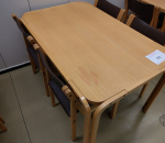 Pöytä ja 4 kpl tuoli (76)